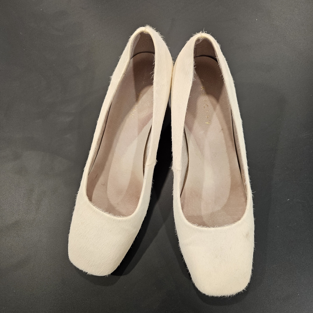 GREYCITY White/Cream Calf Skin Women's Pumps